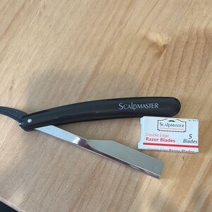 Black Straight Razor